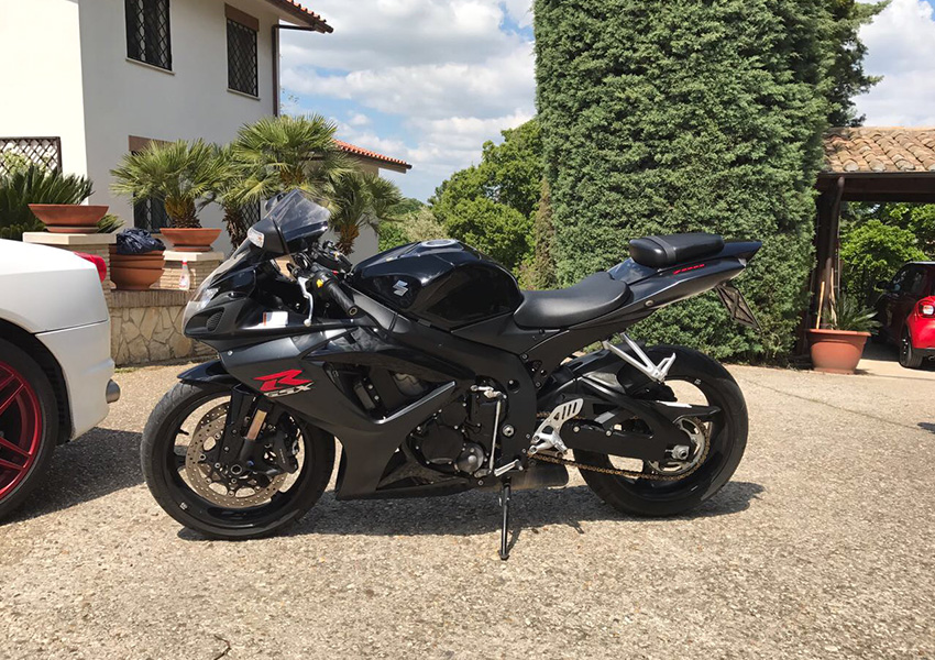 noleggio suzuki gsxr 750